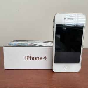 iPhone 4, 8GB, in good condition, white, small and cute